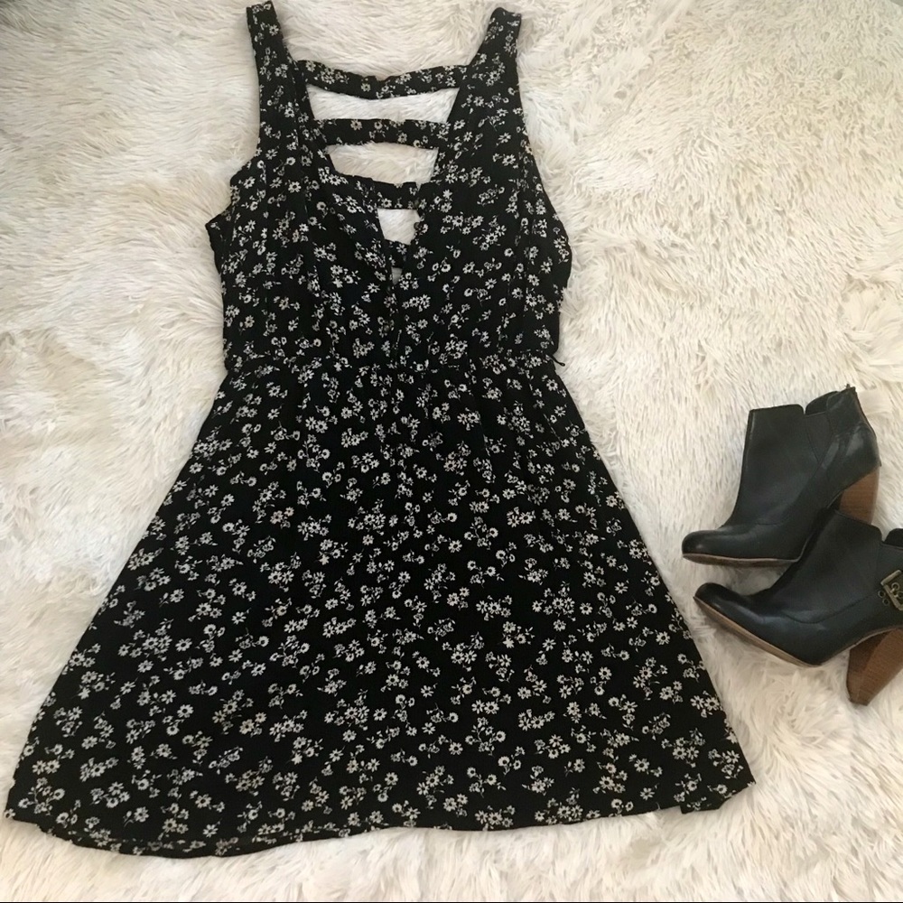 NEW! FOREVER 21 Printed Mini Dress 🌺🌸🌼